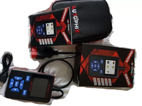 SCAN TOOL AEOM580 OBDII CODE, CLEAR CODE AND DATA READER