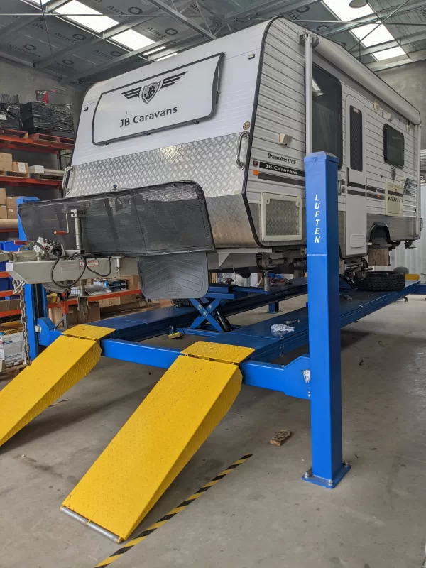 4 POST 6 TONNE CARAVAN AND RV LIFT WITH CARAVAN JACKING BEAMS AECL4600W FROM LUFTEN